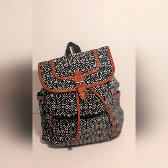 Arizona Black & White Backpack, Brown Leather Details, Native American Pattern - Picture 1 of 7